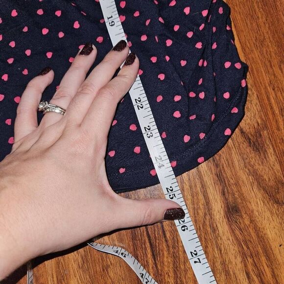 Isabel Maternity Navy W/ Hearts V-Neck Maternity Tee Womens Size S - Picture 4 of 6